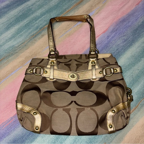 Coach Carly Signature Canvas Optic Shoulder Bag 13237 - Picture 1 of 9
